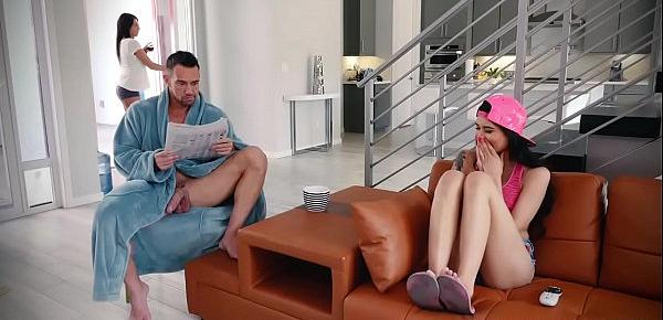  Brenna Sparks quick sex with horny stepdadUALITY RENDER MP4[0]